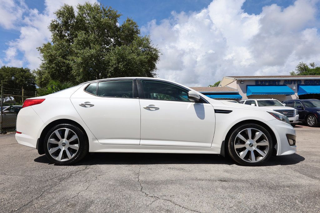 2011 Kia Optima SX photo 11