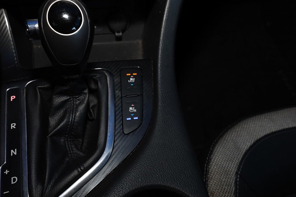 2011 Kia Optima SX photo 15