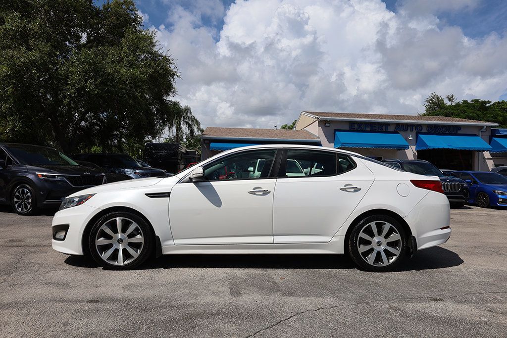 2011 Kia Optima SX photo 2