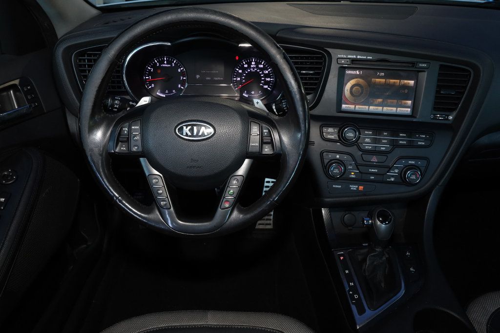 2011 Kia Optima SX photo 21