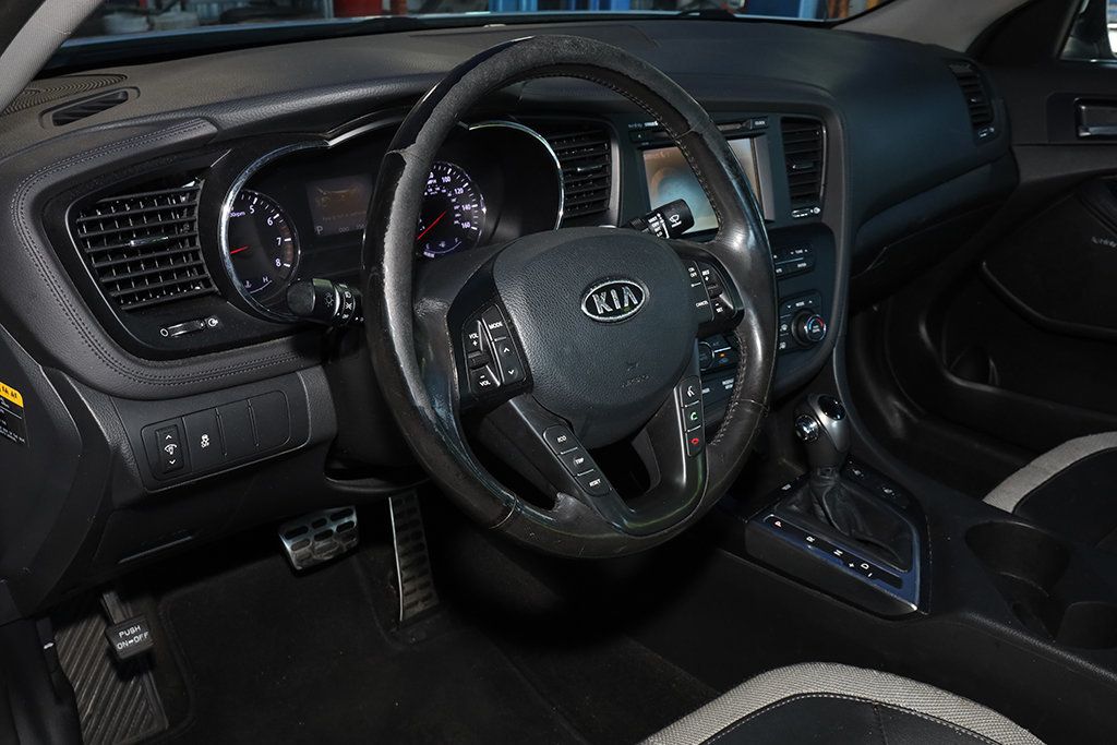 2011 Kia Optima SX photo 22