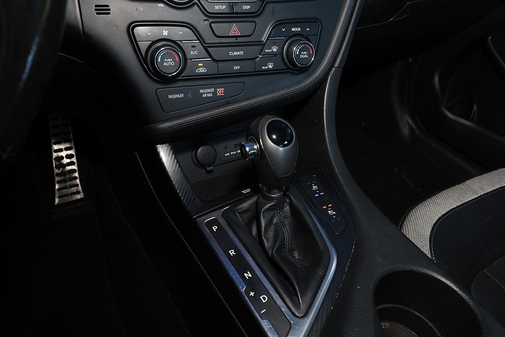 2011 Kia Optima SX photo 25