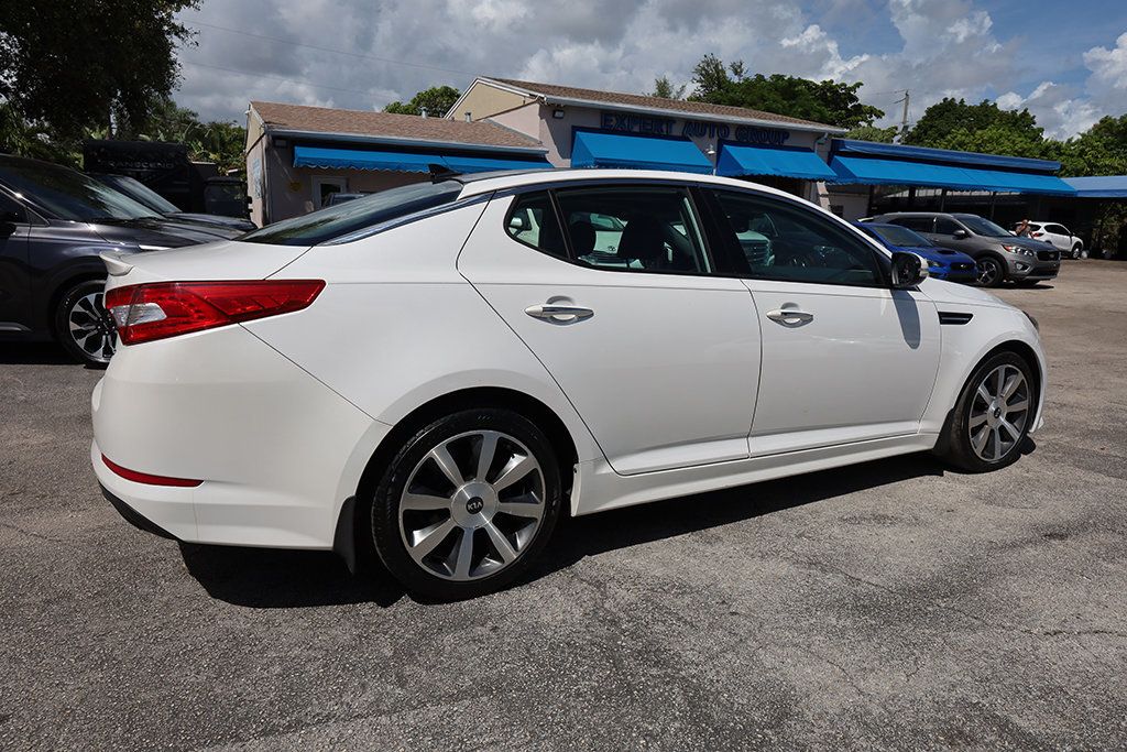 2011 Kia Optima SX photo 7