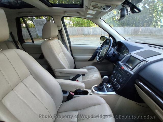 2011 Land Rover LR2 AWD 4dr HSE - 23018881 - 9