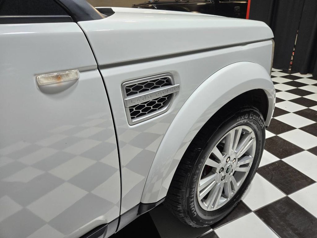 2011 Land Rover LR4 Base 4x4 4dr SUV - 22970264 - 31