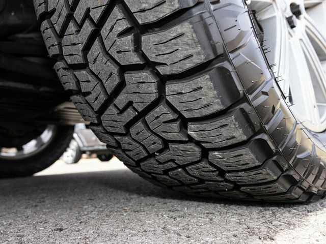 2011 Land Rover LR4 Custom, HSE, New Timing Chains, Johnson Rods, OEM Drop Hitch - 22936837 - 79