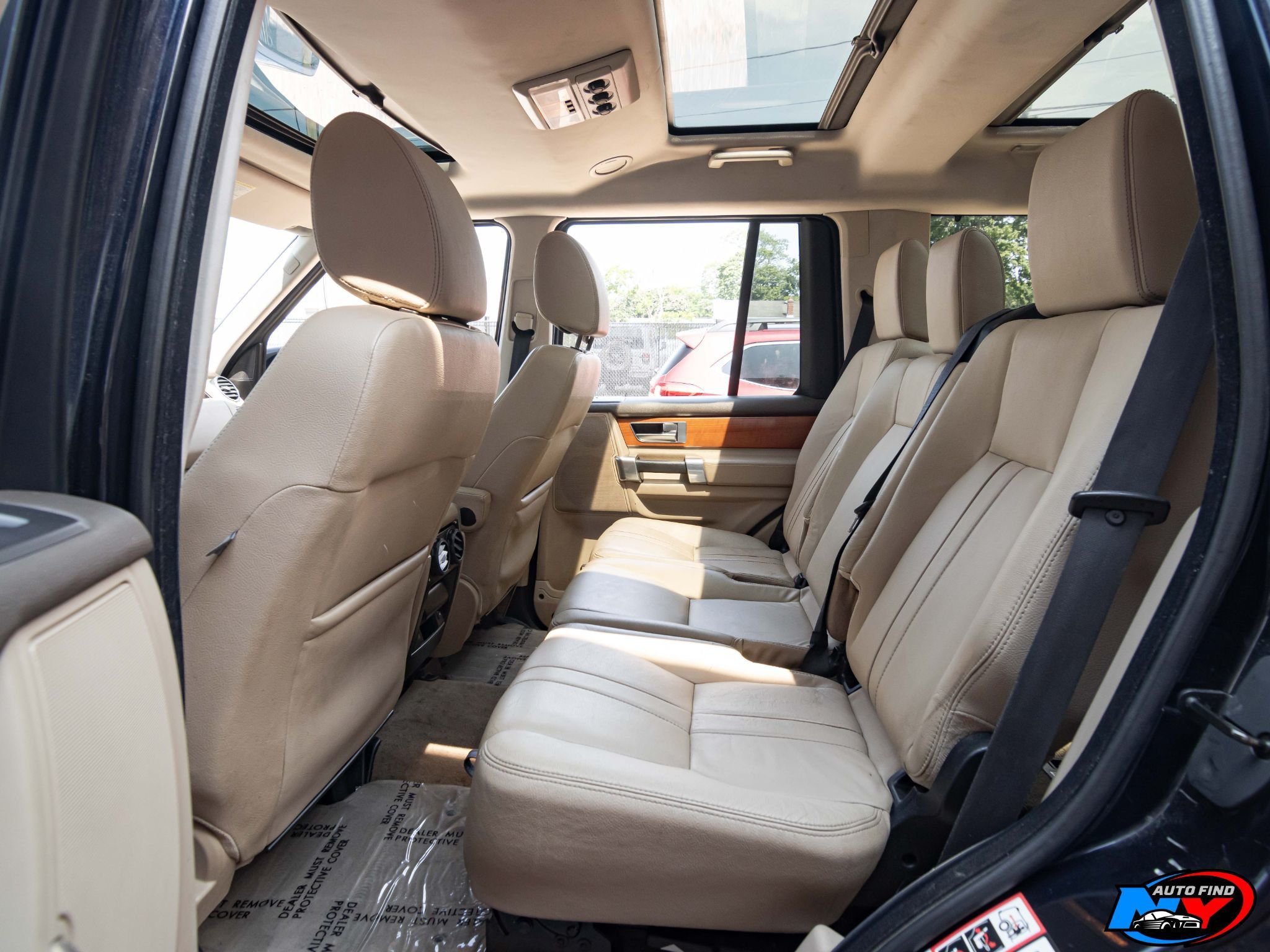 2011 Land Rover LR4 HSE photo 9