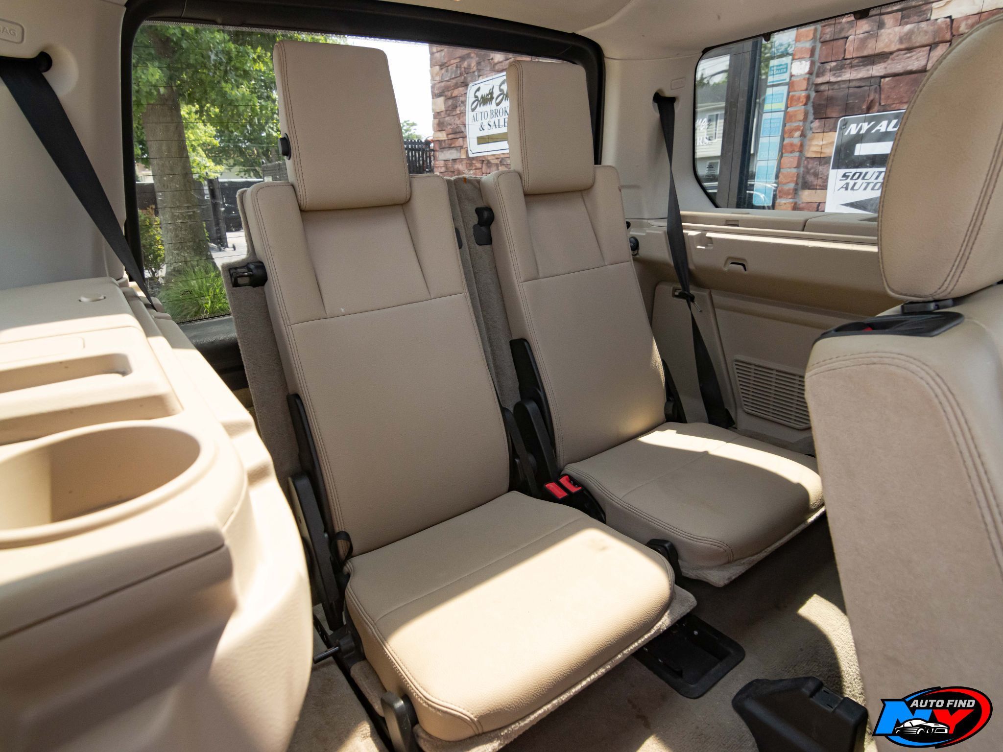 2011 Land Rover LR4 HSE photo 12
