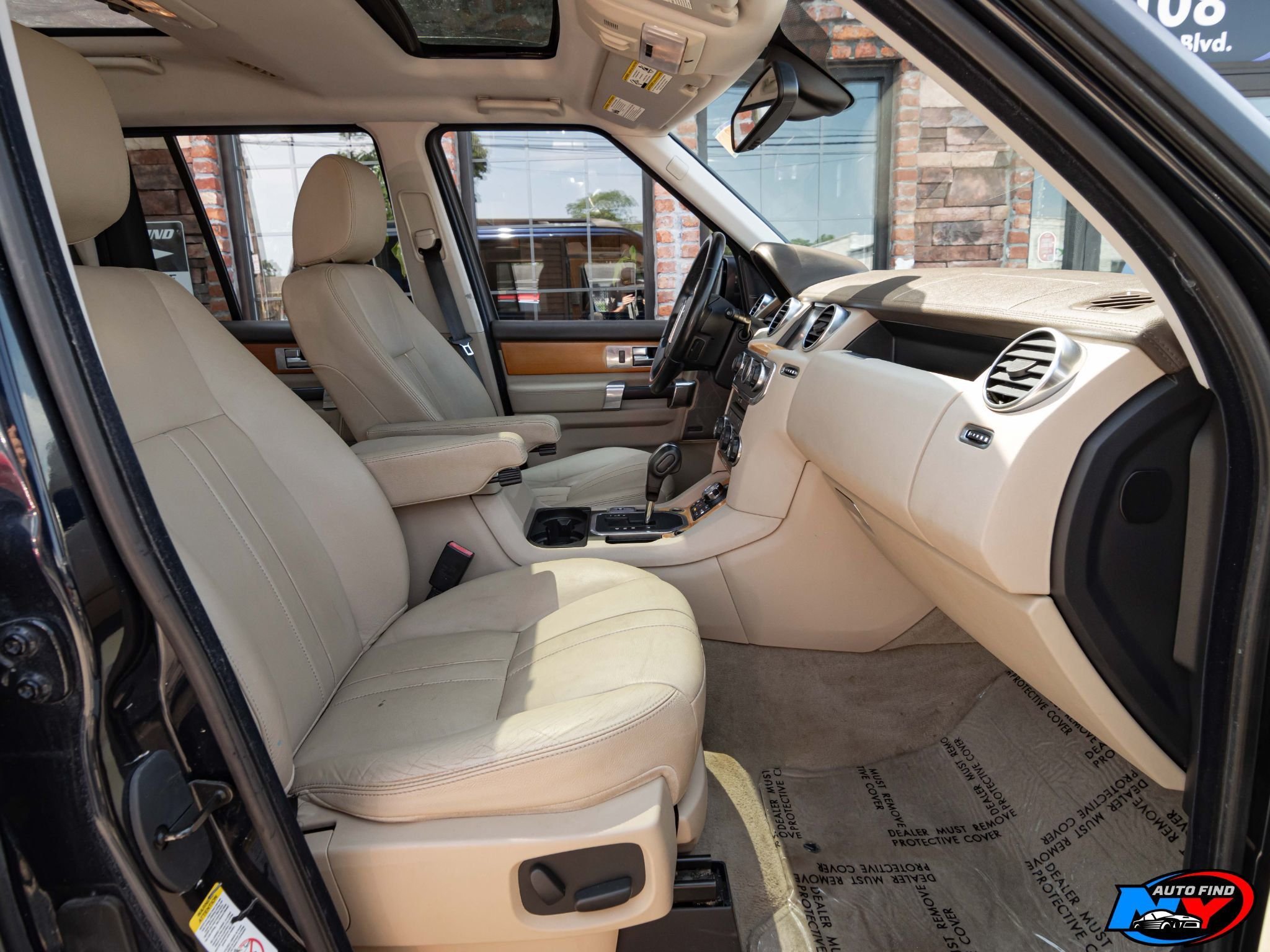 2011 Land Rover LR4 HSE photo 14