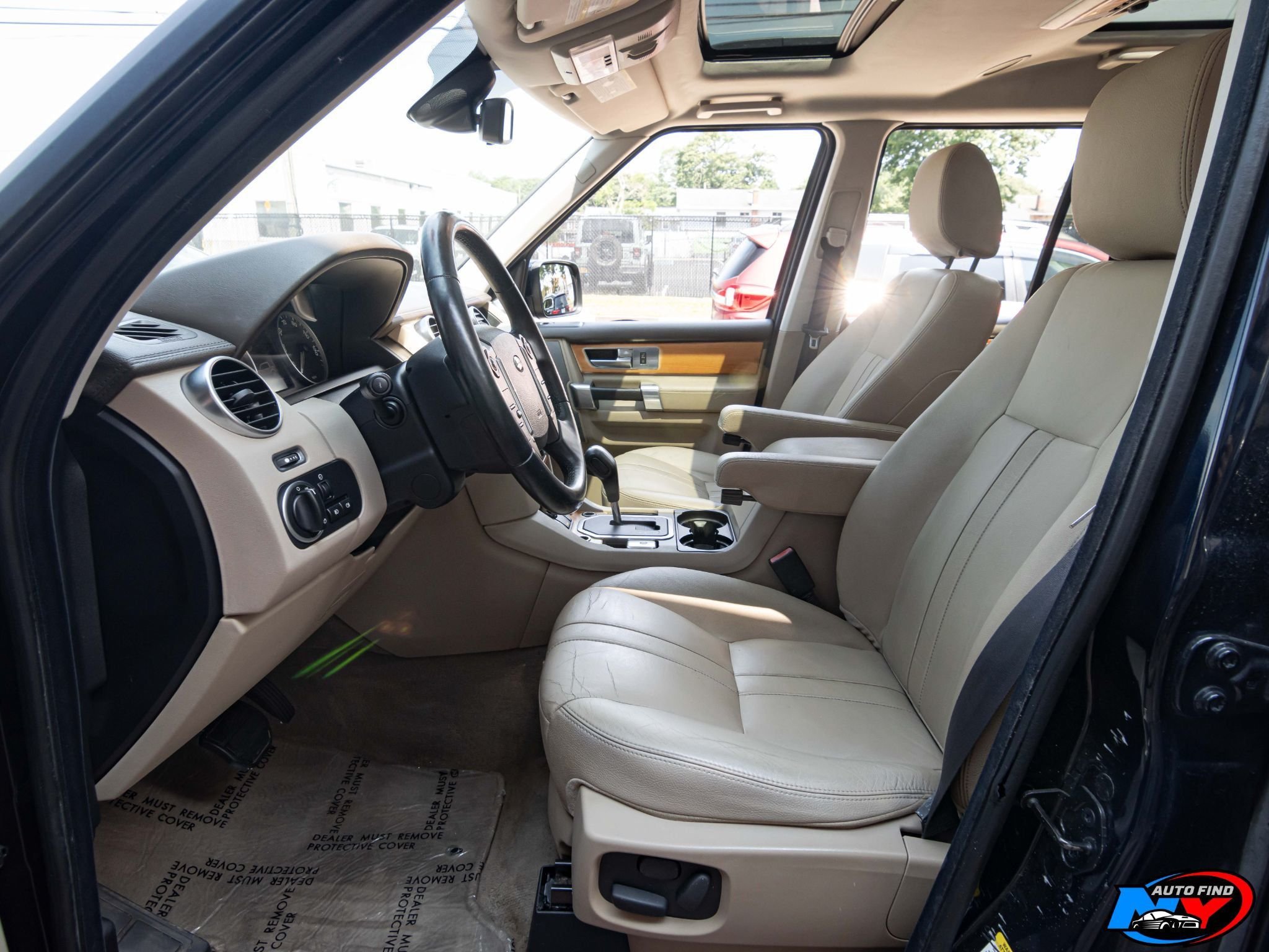 2011 Land Rover LR4 HSE photo 8