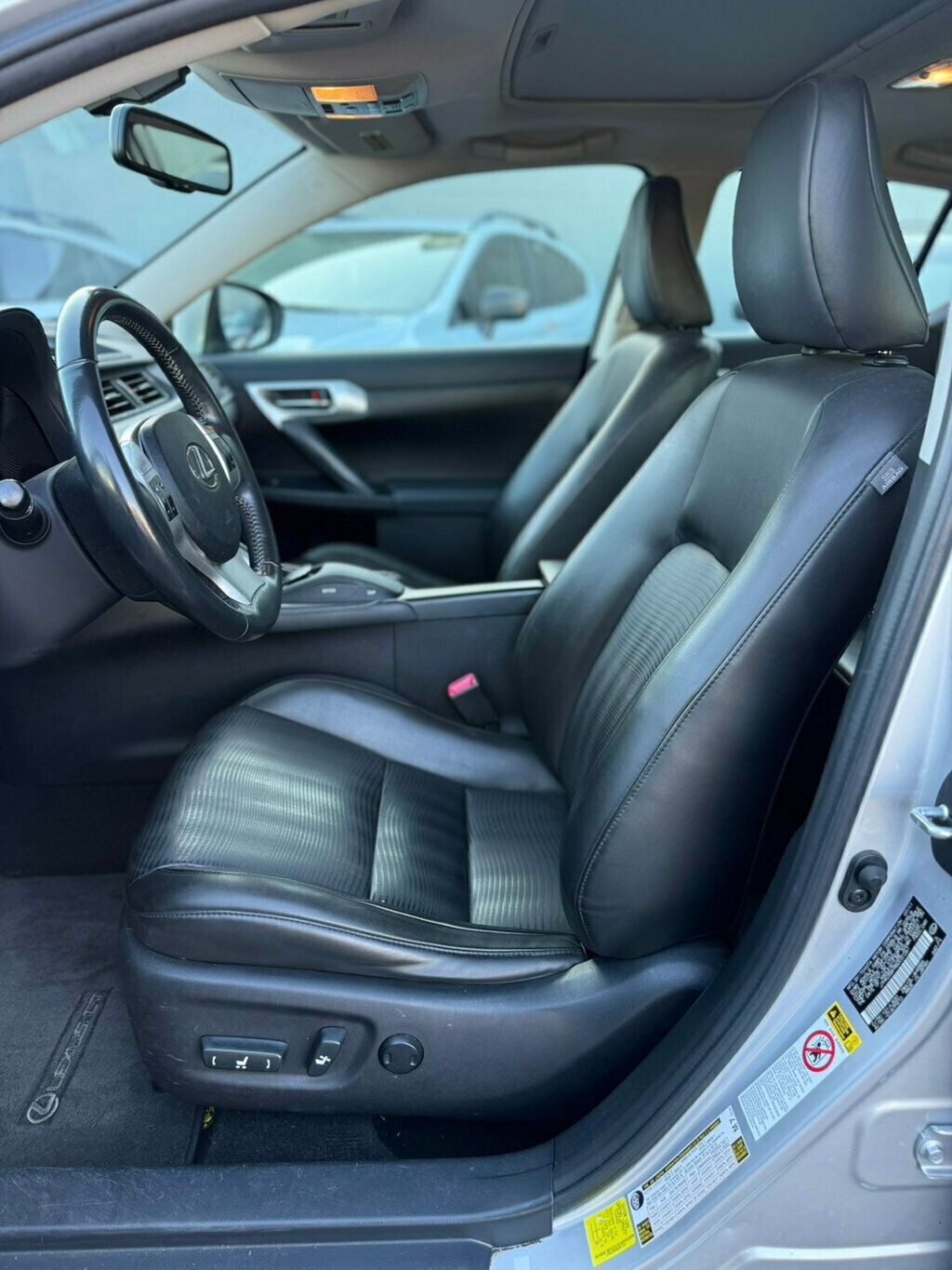 2011 Lexus CT 200h photo 3