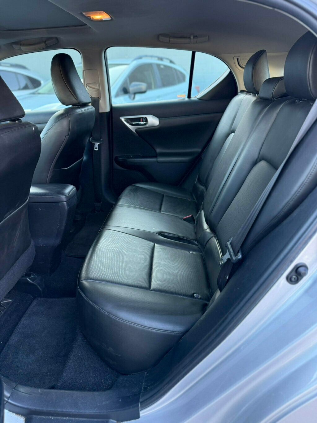 2011 Lexus CT 200h photo 4