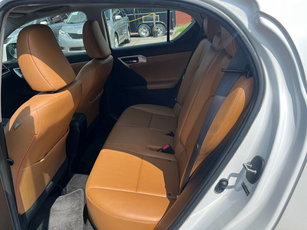 2011 Lexus CT 200h FWD 4dr Hybrid Premium - 22886411 - 11