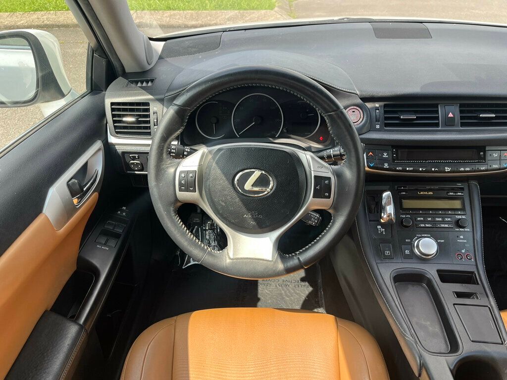 2011 Lexus CT 200h FWD 4dr Hybrid Premium - 22886411 - 13