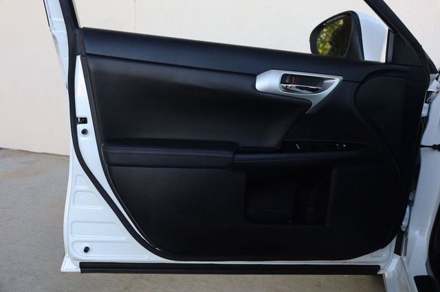 2011 Lexus CT 200h Premium - 23101481 - 14