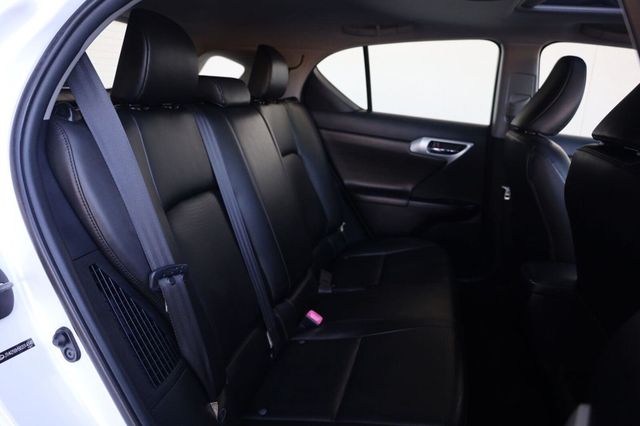 2011 Lexus CT 200h Premium - 23101481 - 24