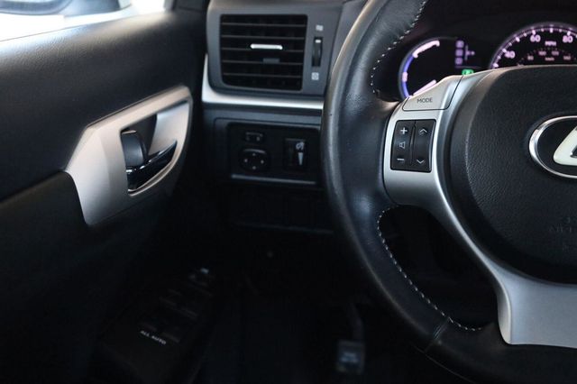 2011 Lexus CT 200h Premium - 23101481 - 32