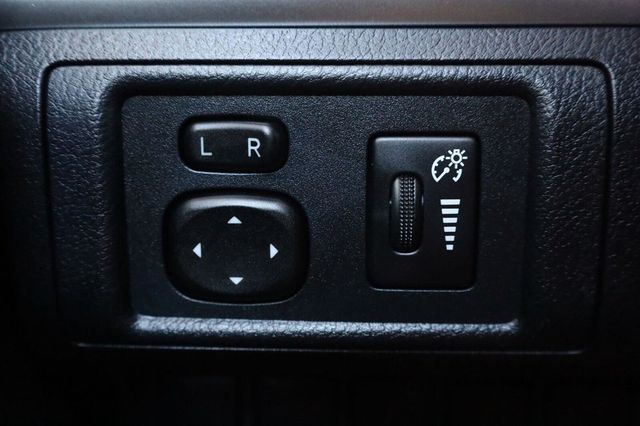 2011 Lexus CT 200h Premium - 23101481 - 36