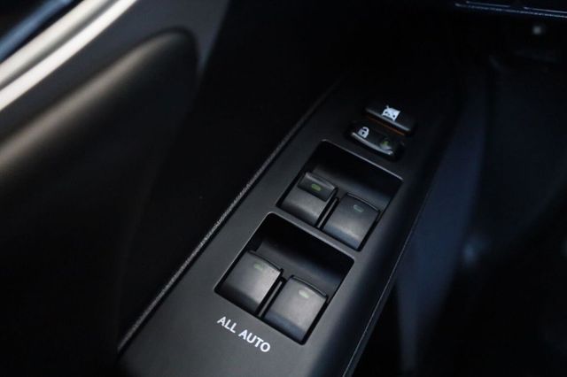 2011 Lexus CT 200h Premium - 23101481 - 37