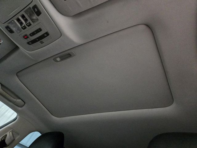 2011 Lexus ES 350 4dr Sedan - 22946519 - 8