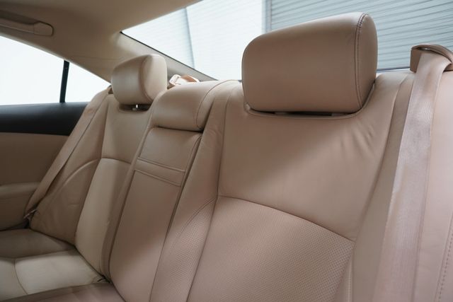 2011 Lexus ES 350 4dr Sedan - 23039886 - 10