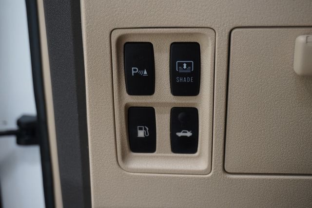 2011 Lexus ES 350 4dr Sedan - 23039886 - 19