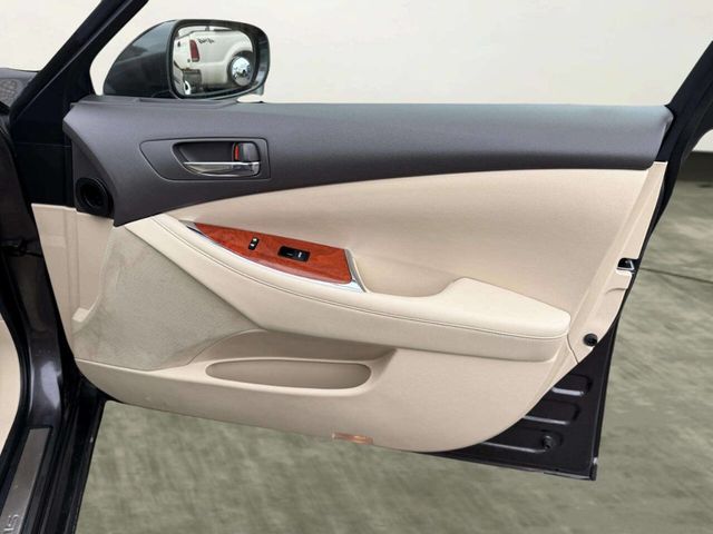 2011 Lexus ES 350 4dr Sedan - 22970617 - 25