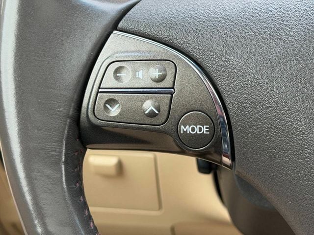 2011 Lexus ES 350 4dr Sedan - 22970617 - 31