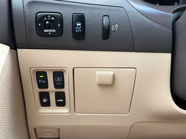 2011 Lexus ES 350 4dr Sedan - 22970617 - 34