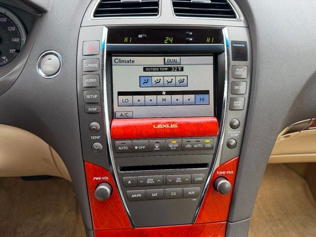 2011 Lexus ES 350 4dr Sedan - 22970617 - 36