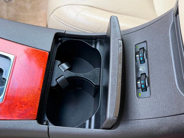 2011 Lexus ES 350 4dr Sedan - 22970617 - 44