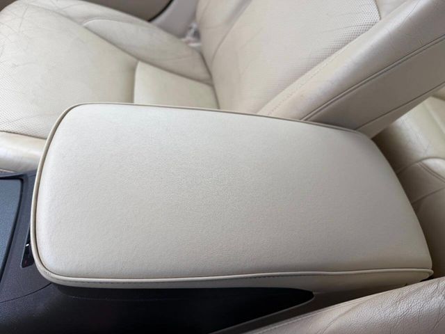 2011 Lexus ES 350 4dr Sedan - 22970617 - 46