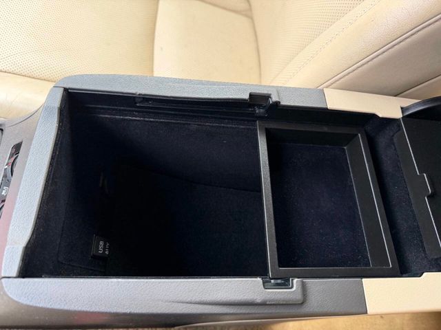 2011 Lexus ES 350 4dr Sedan - 22970617 - 47