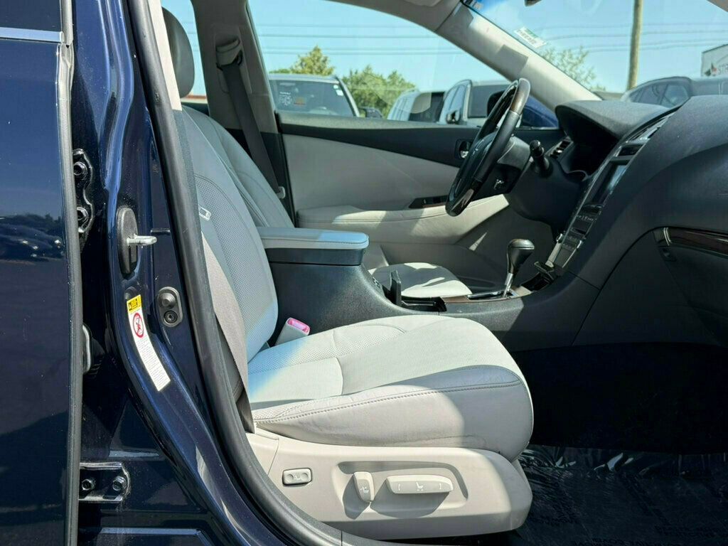 2011 Lexus ES 350 4dr Sedan - 22959430 - 37