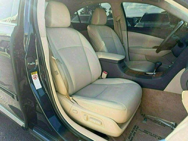 2011 Lexus ES 350 4dr Sedan - 23037133 - 13