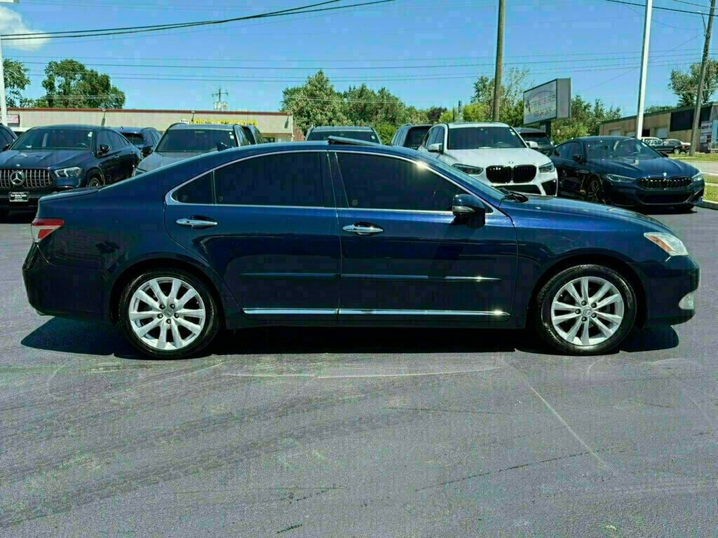 2011 Lexus ES 350 4dr Sedan - 23037133 - 16