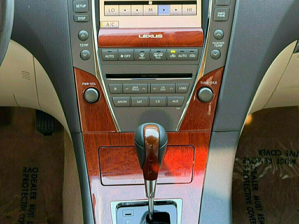 2011 Lexus ES 350 4dr Sedan - 23037133 - 24