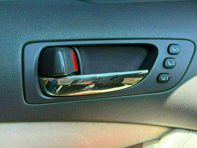 2011 Lexus ES 350 4dr Sedan - 23037133 - 33