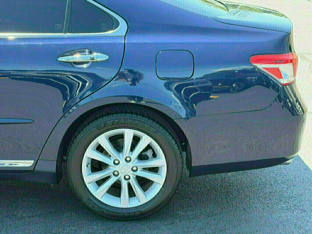 2011 Lexus ES 350 4dr Sedan - 23037133 - 38