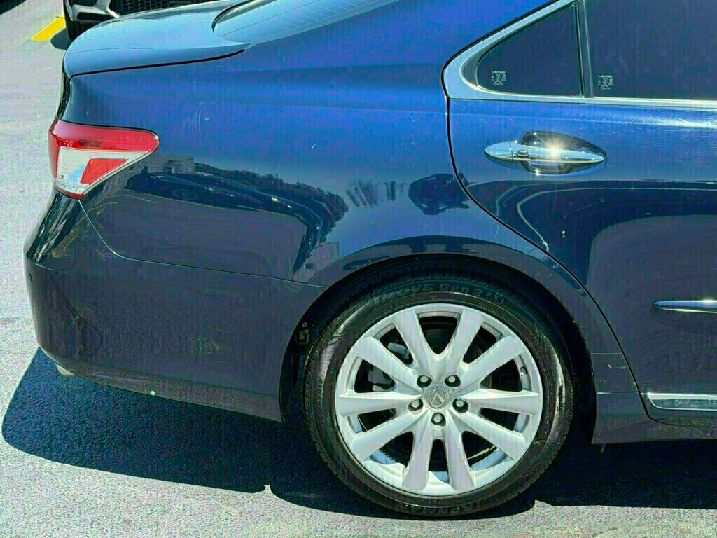 2011 Lexus ES 350 4dr Sedan - 23037133 - 39