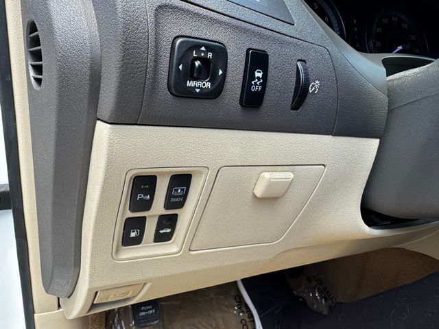 2011 Lexus ES 350 4dr Sedan - 23005991 - 9