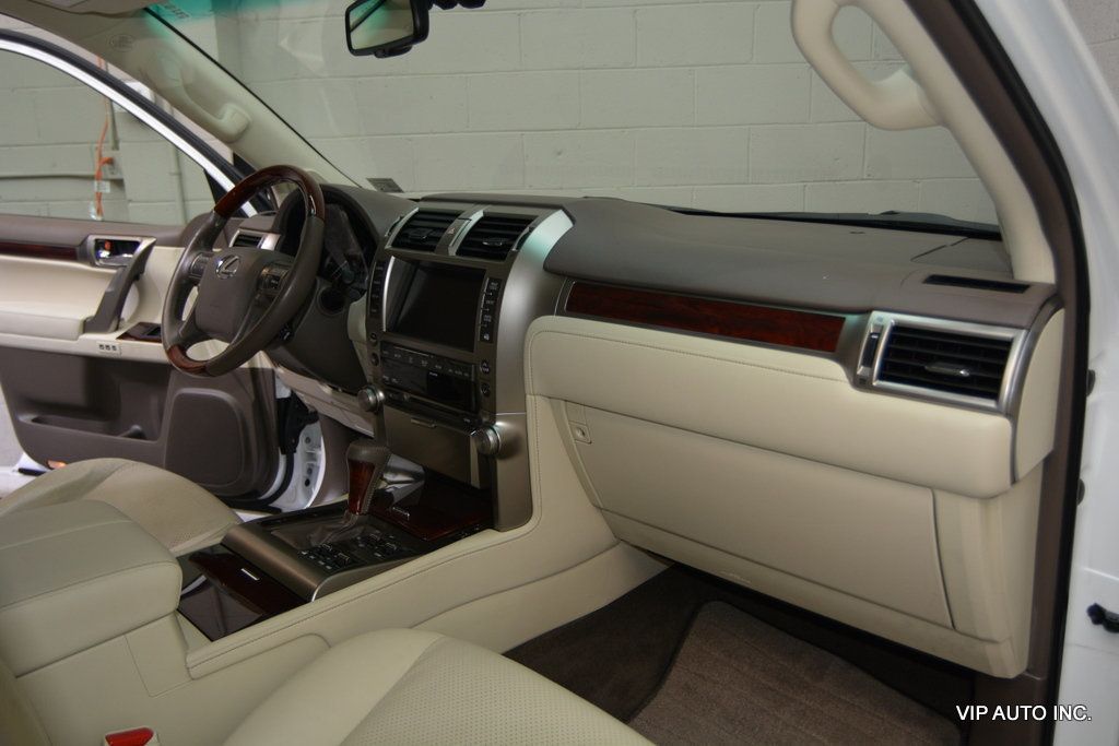 2011 Lexus GX GX 460 Premium Sport Utility 4D - 22998978 - 11
