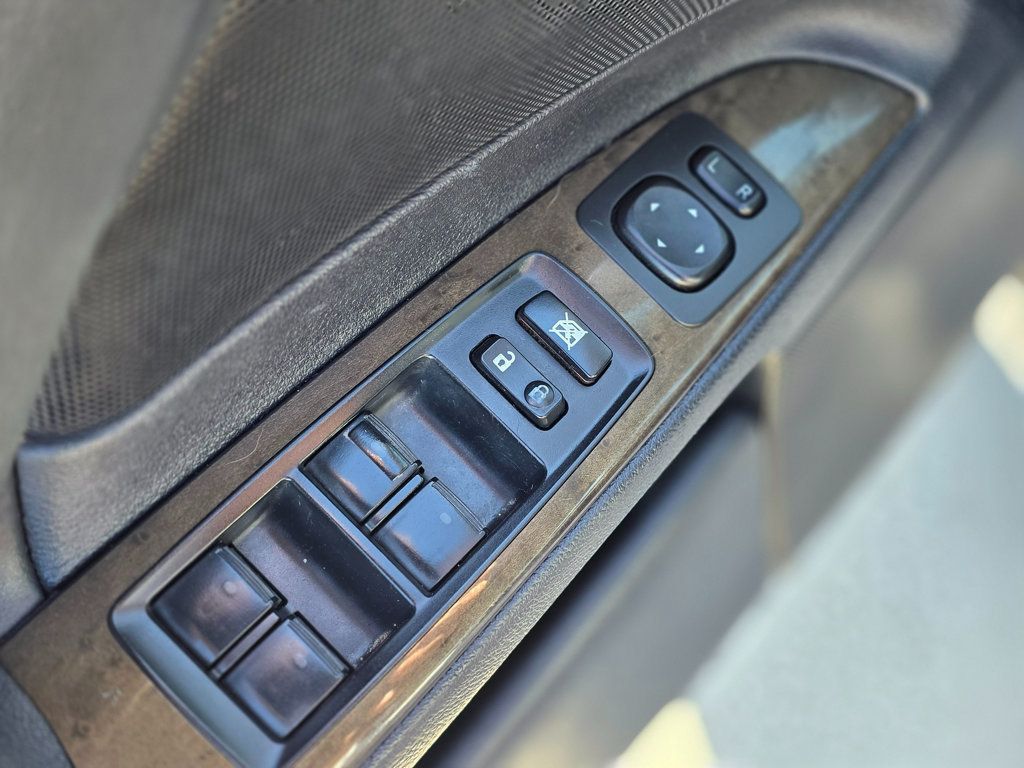 2011 Lexus IS 250 4dr Sport Sedan Automatic RWD - 22979323 - 17