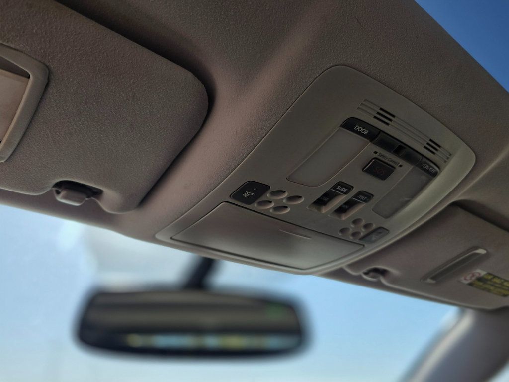 2011 Lexus IS 250 4dr Sport Sedan Automatic RWD - 22979323 - 28