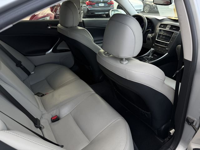 2011 Lexus IS 250 Base Trim - 23068948 - 24