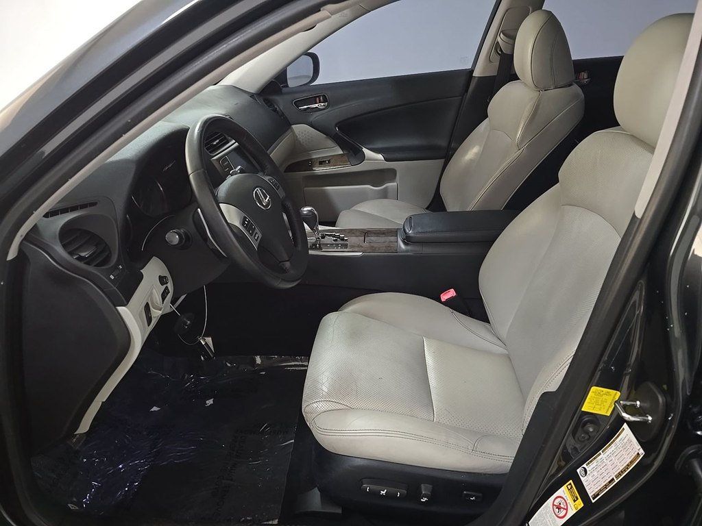 2011 Lexus IS 350 4dr Sedan RWD - 23041741 - 9