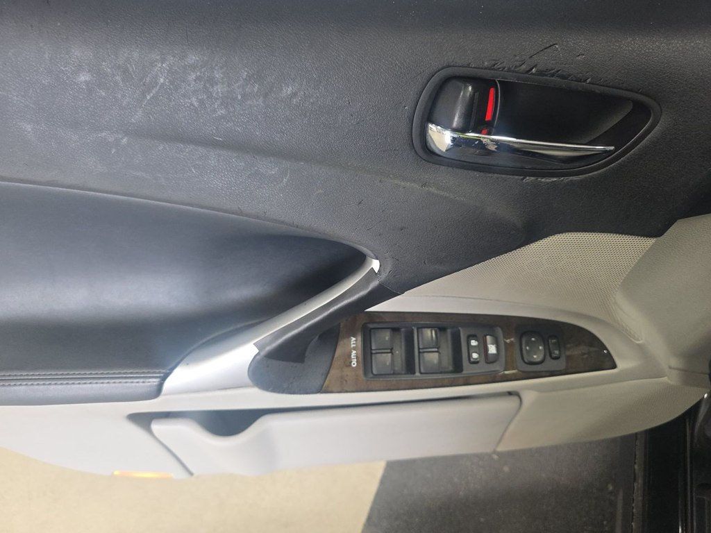 2011 Lexus IS 350 4dr Sedan RWD - 23041741 - 10