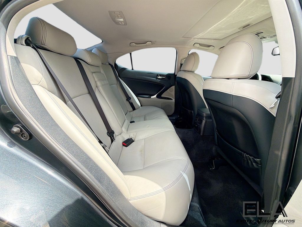 2011 Lexus IS 350 4dr Sedan RWD - 23041741 - 29