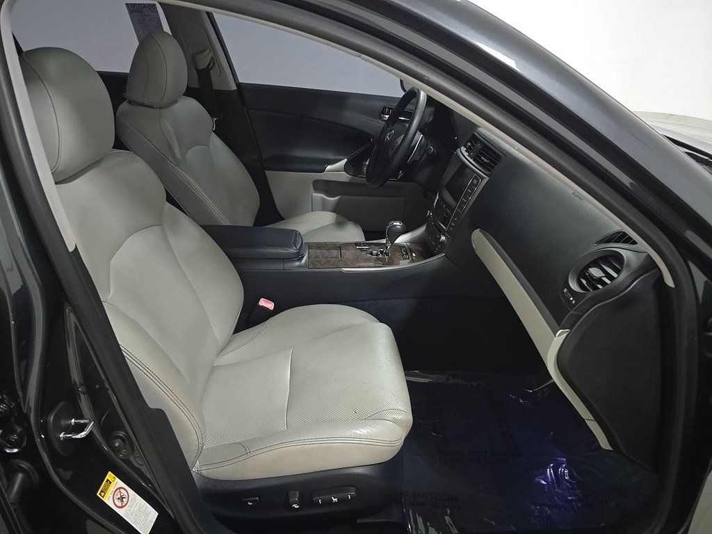 2011 Lexus IS 350 4dr Sedan RWD - 23041741 - 6