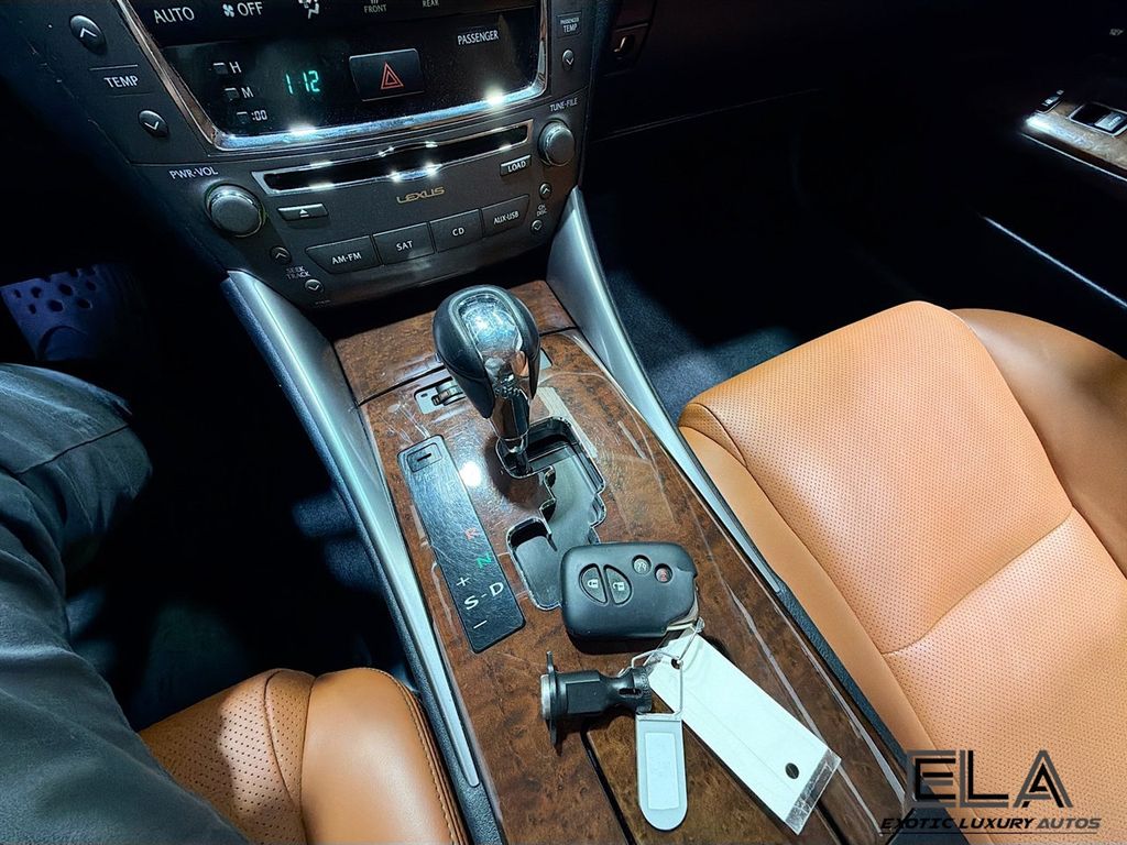 2011 Lexus IS 350C 2dr Convertible - 23001136 - 17